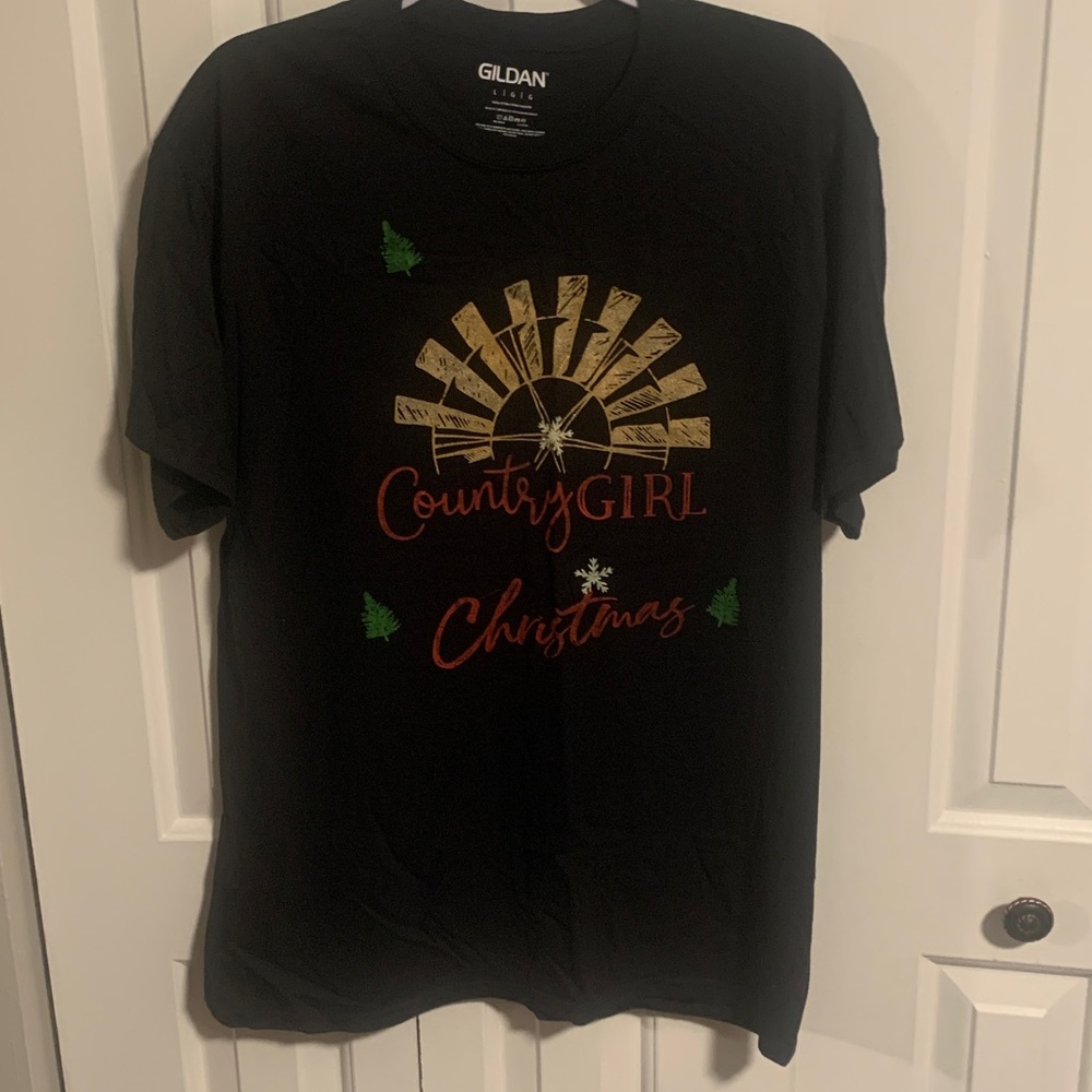 Gildan Black Country Girl Christmas Tee..Size Large